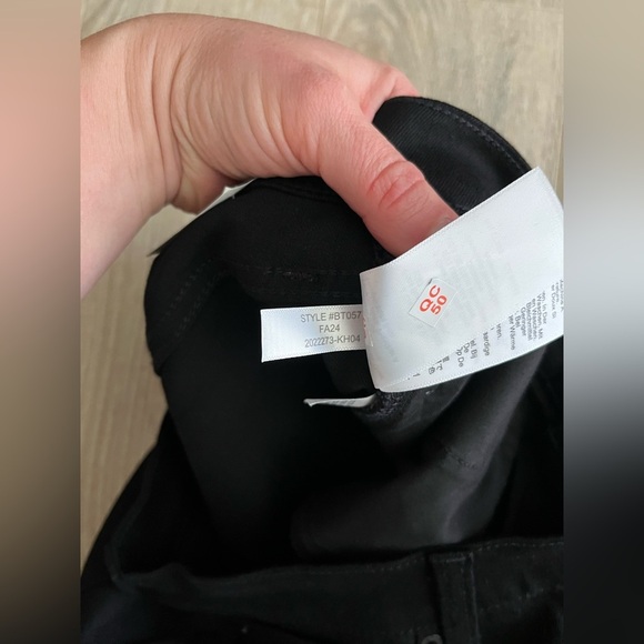 NWT J.Crew Factory Women’s Flare crop black jean in all-day stretch - Size 29 - Picture 5 of 7